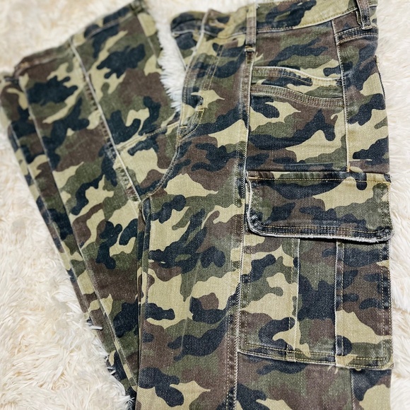 Hidden Camo Cargo Jeans - Picture 1 of 1